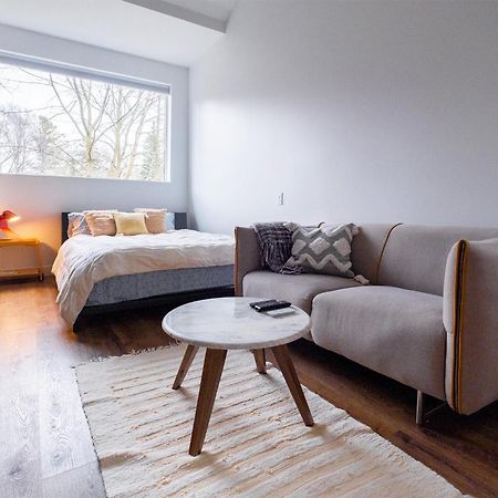 Queen Loft In Nature Toronto Exterior photo